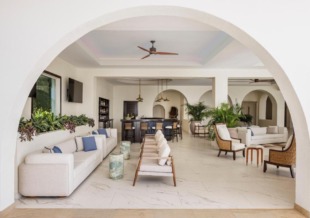 aurora anguilla 8