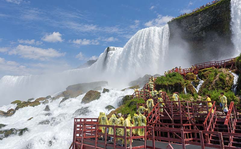 Cave of the Winds, stairs and platforms American Falls Goat Island