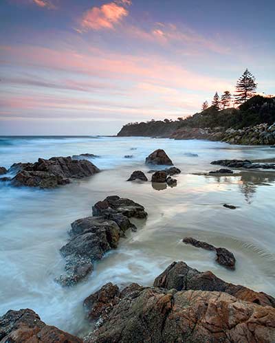 Tramonto a Coolum Beach, nella Sunshine Coast, nel Queensland, in Australia Tramonto a Coolum Beach, nella Sunshine Coast, nel Queensland, in Australia